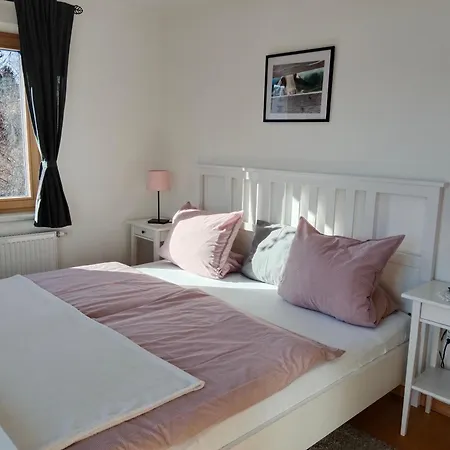 Bergbauernhof Stauder - Hirschbergalpakas Farm stay *